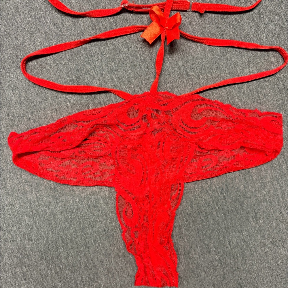 Strappy Red Lace Lingerie Set - Picture 4 of 4
